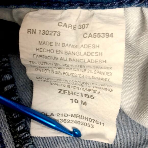 Women Lee Riders Size 10M Regular Fit Midrise Light Blue Capri Jeans Approx 32in - Picture 7 of 8